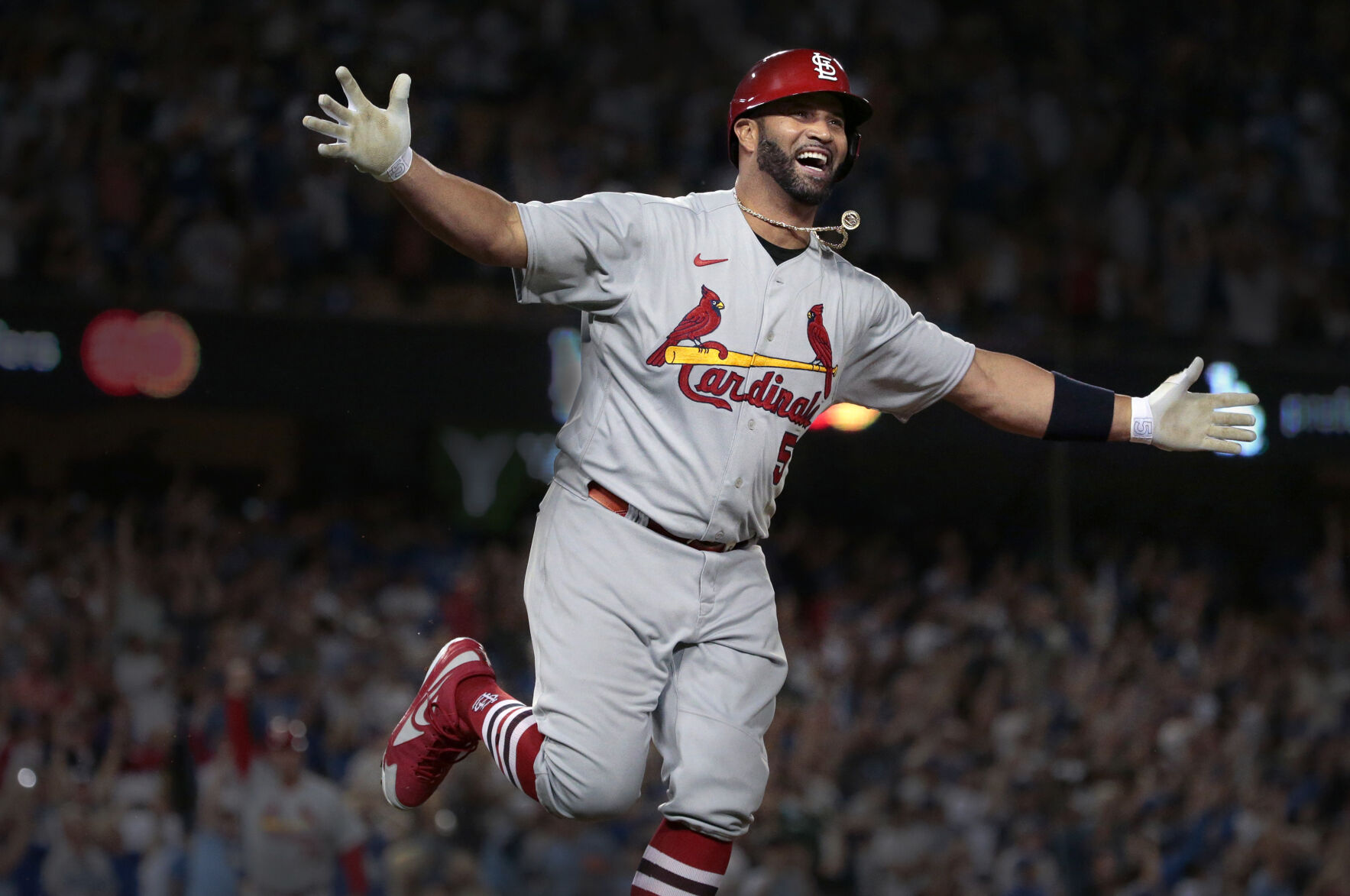 Pujols hits 700